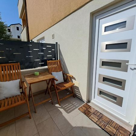 Apartment Ararita Krk Town Exteriör bild